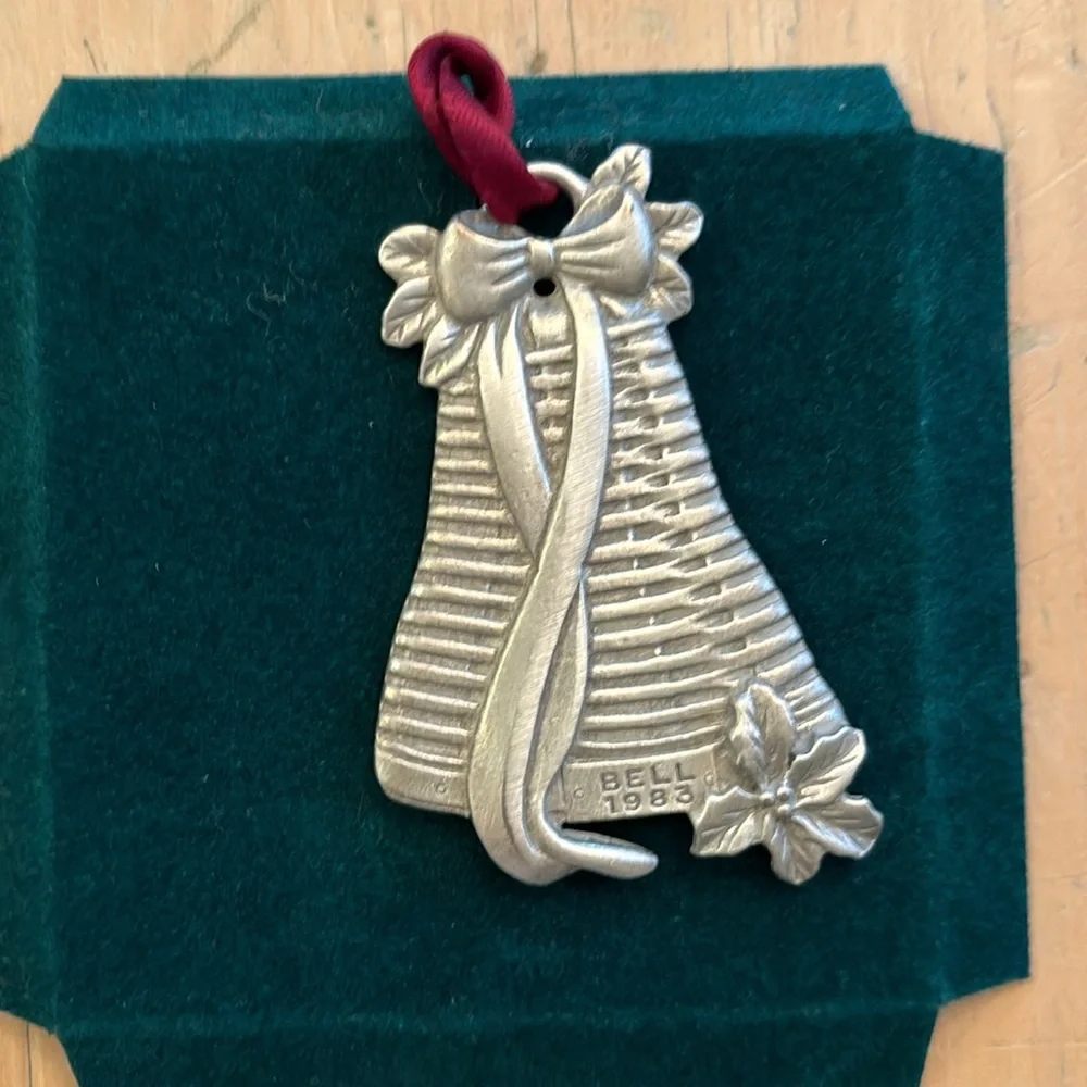 Longaberger Basket Ornaments. Commemorative Christmas Collection